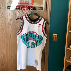 Grizzlies swingman jersey